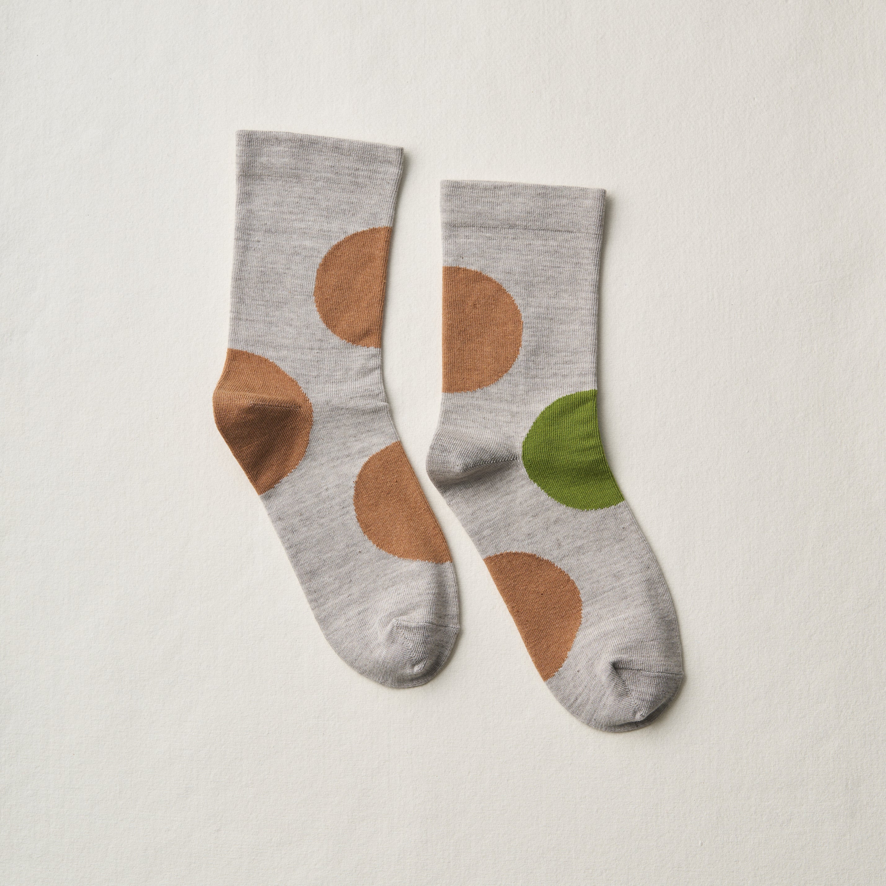Pre-order｜4-2015｜Organic Cotton Rubber Free Asymmetry Dot Socks
