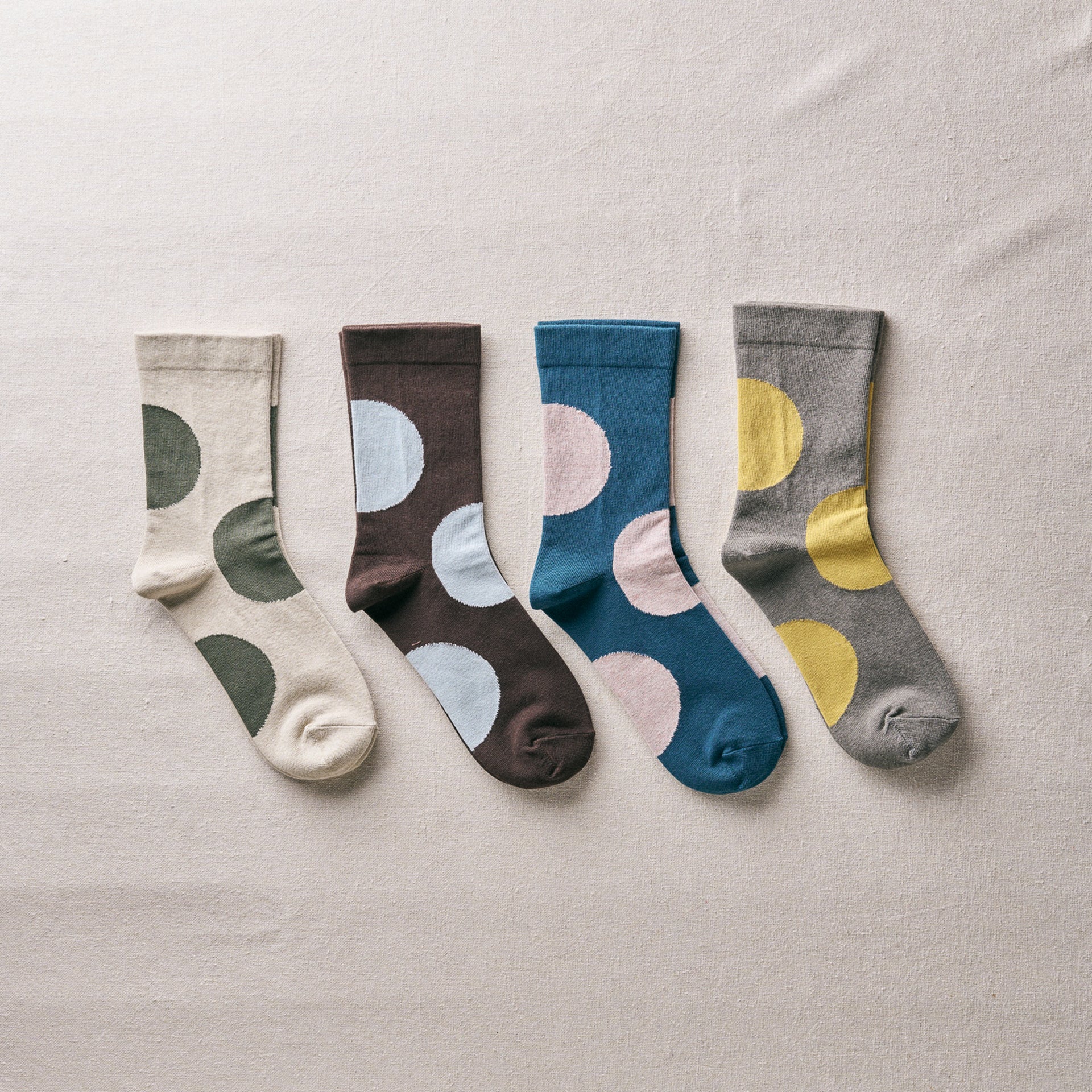 4-4015｜Organic Cotton Rubber Free Asymmetry Dot Socks