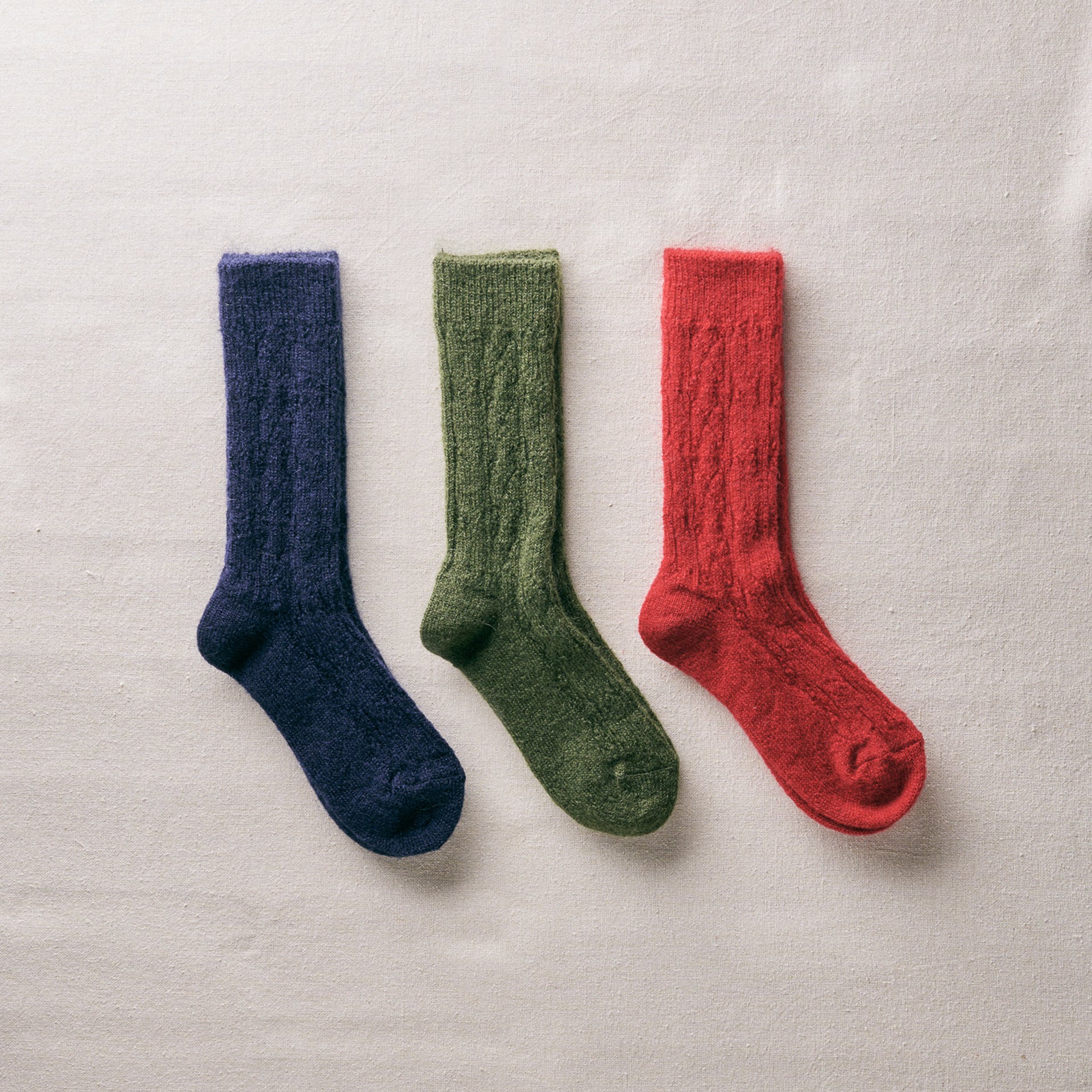 4-4025｜Mohair Wool Cable Pattern Socks