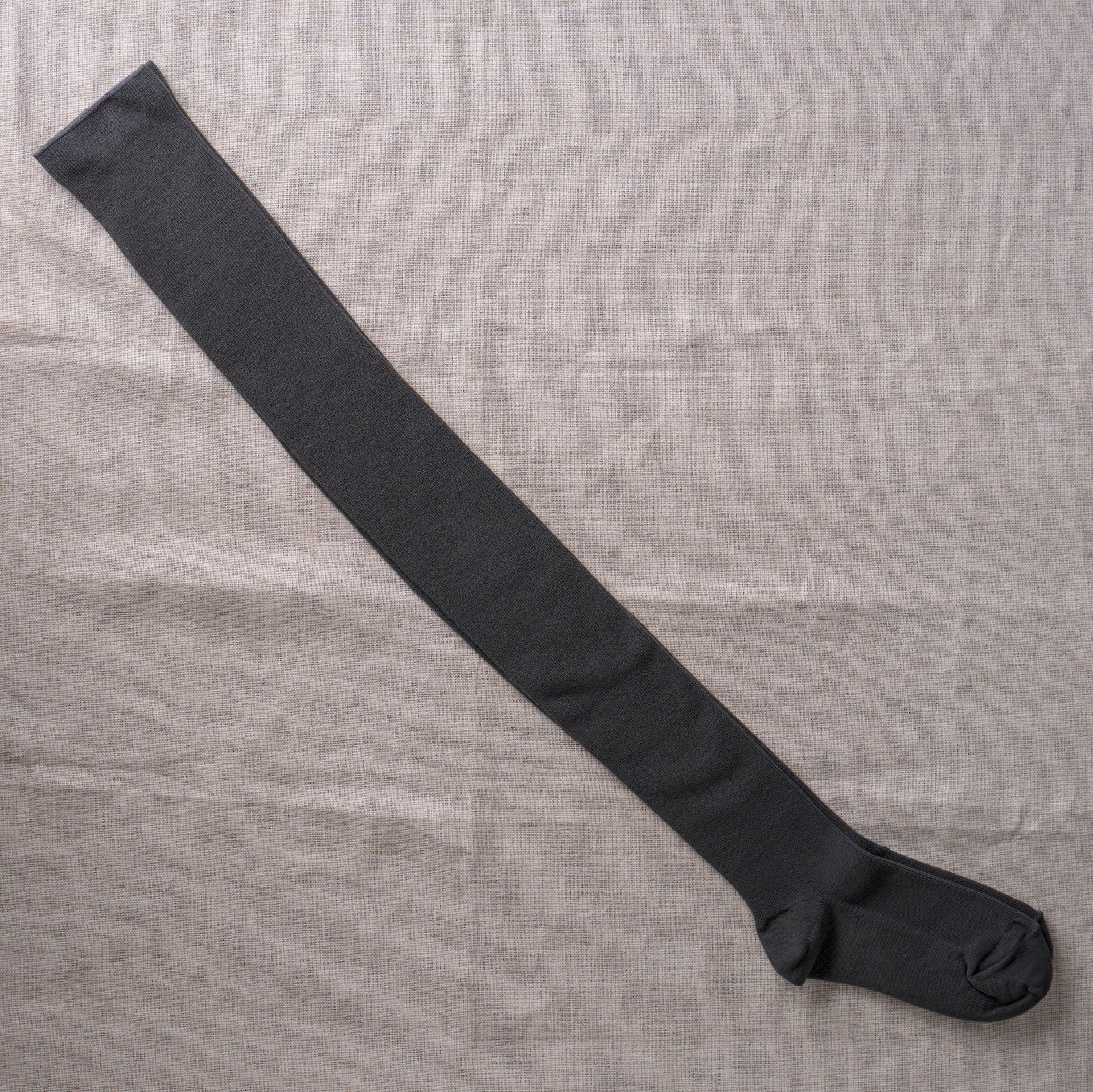 8-0035 | Gobako ribbed thigh-high socks