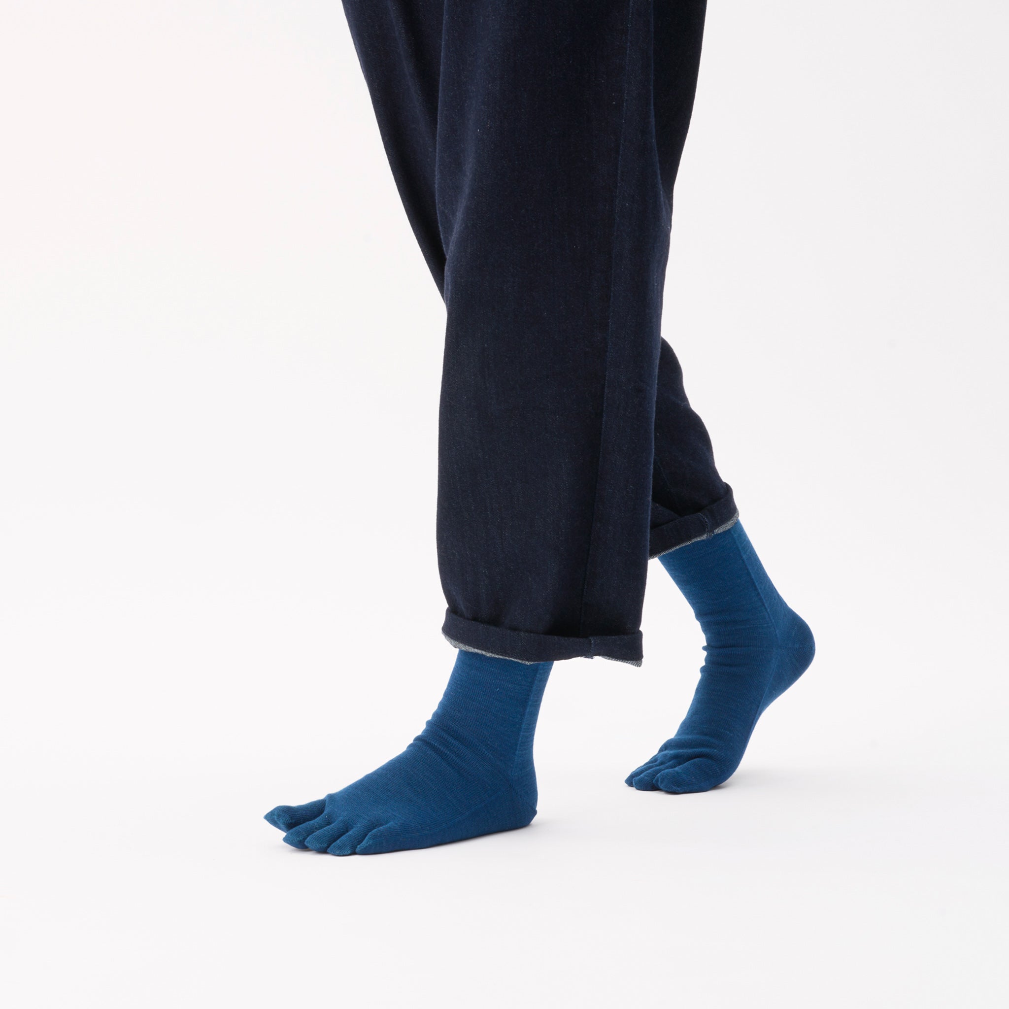 8-0406 | 100% cotton indigo five-finger socks