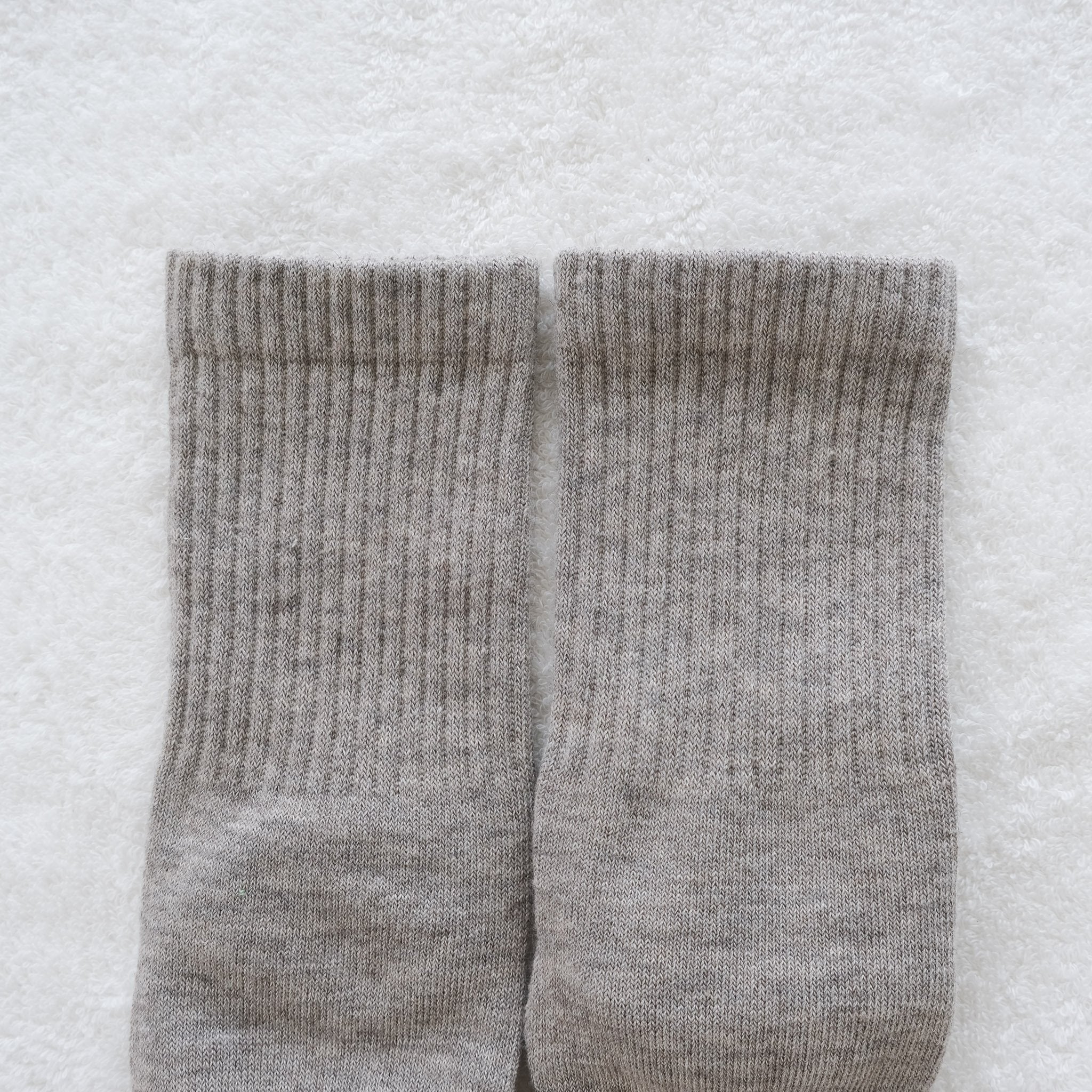 8-8244｜Supima x Yak tabi-shaped pile socks for directly managed stores